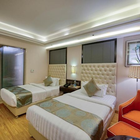 Raebareli 欧姆克拉克斯旅馆酒店 外观 照片