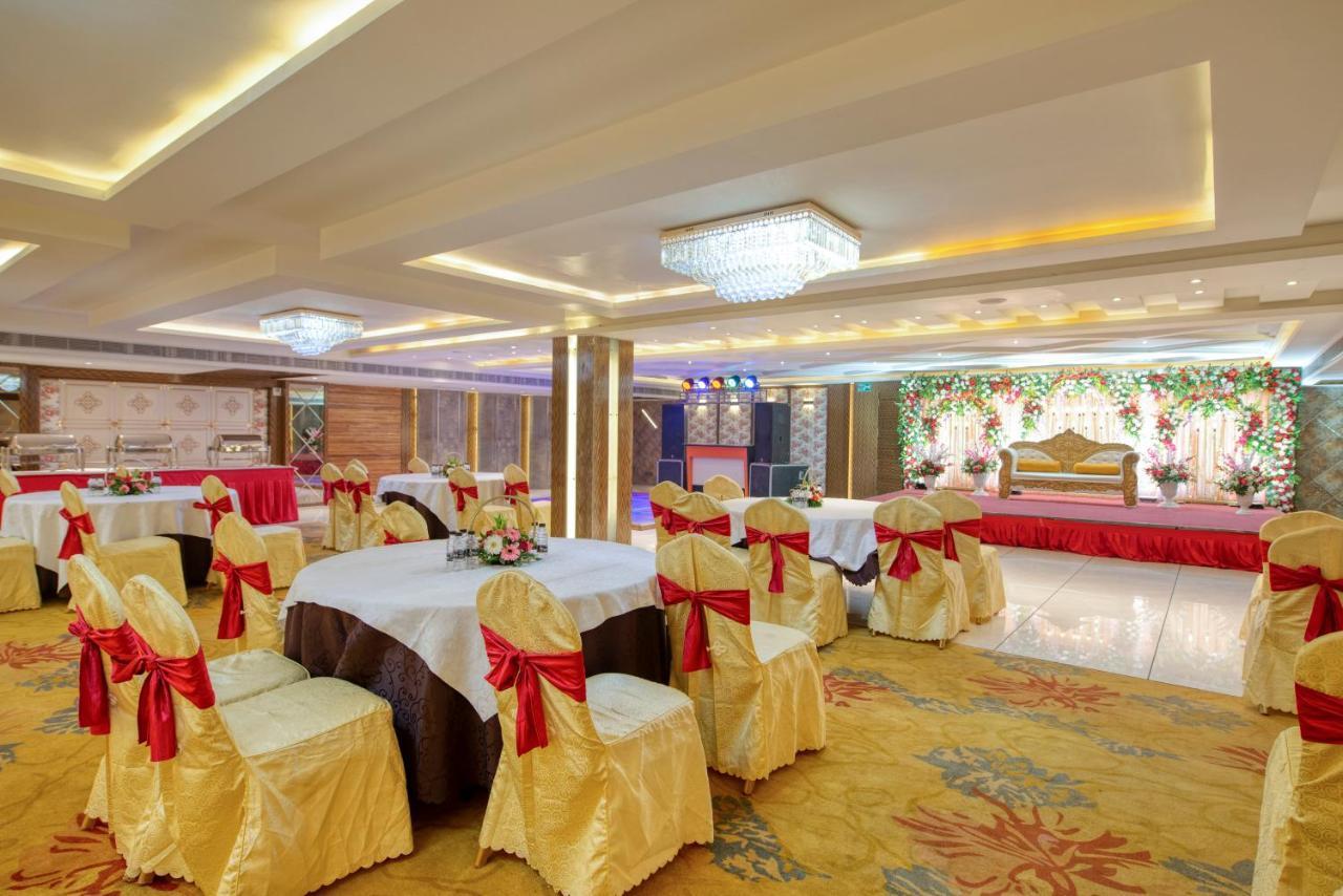 Raebareli 欧姆克拉克斯旅馆酒店 外观 照片