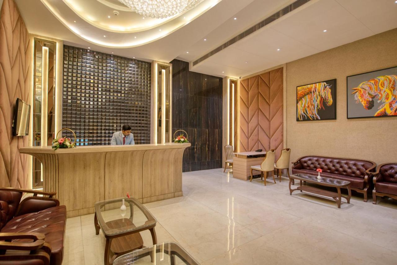 Raebareli 欧姆克拉克斯旅馆酒店 外观 照片