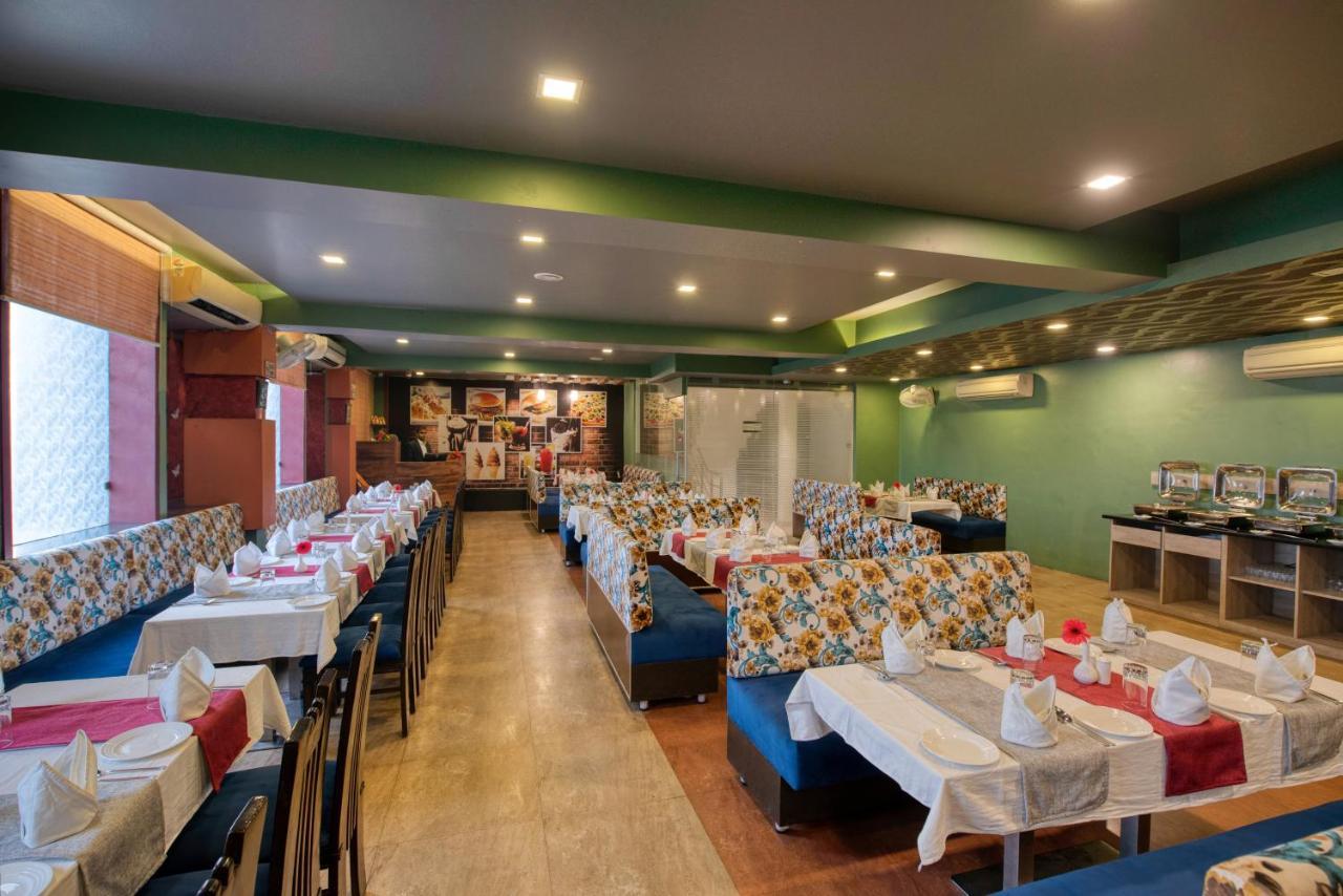 Raebareli 欧姆克拉克斯旅馆酒店 外观 照片