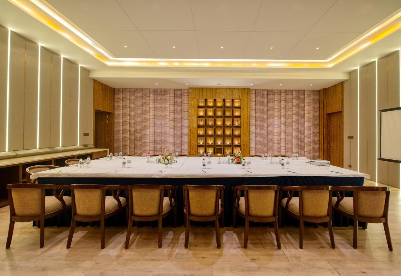 Raebareli 欧姆克拉克斯旅馆酒店 外观 照片