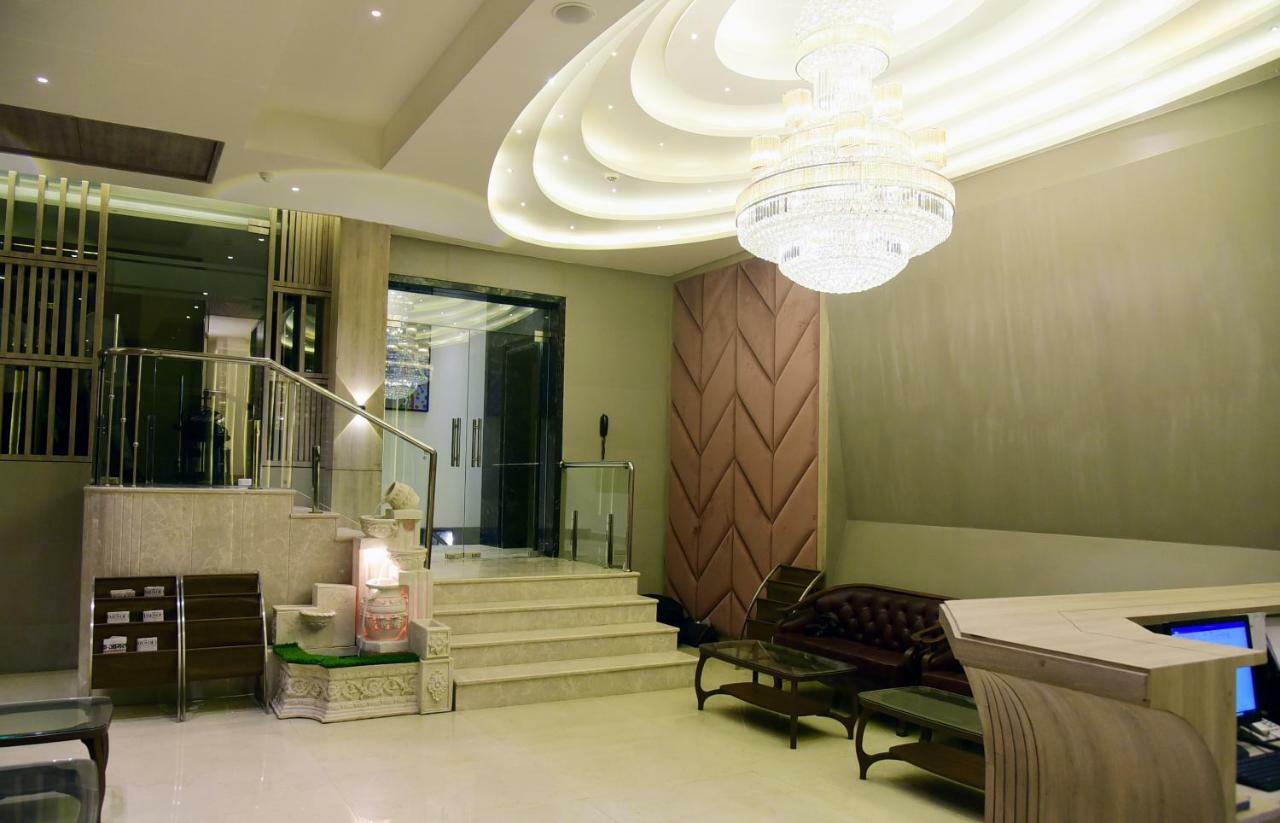 Raebareli 欧姆克拉克斯旅馆酒店 外观 照片